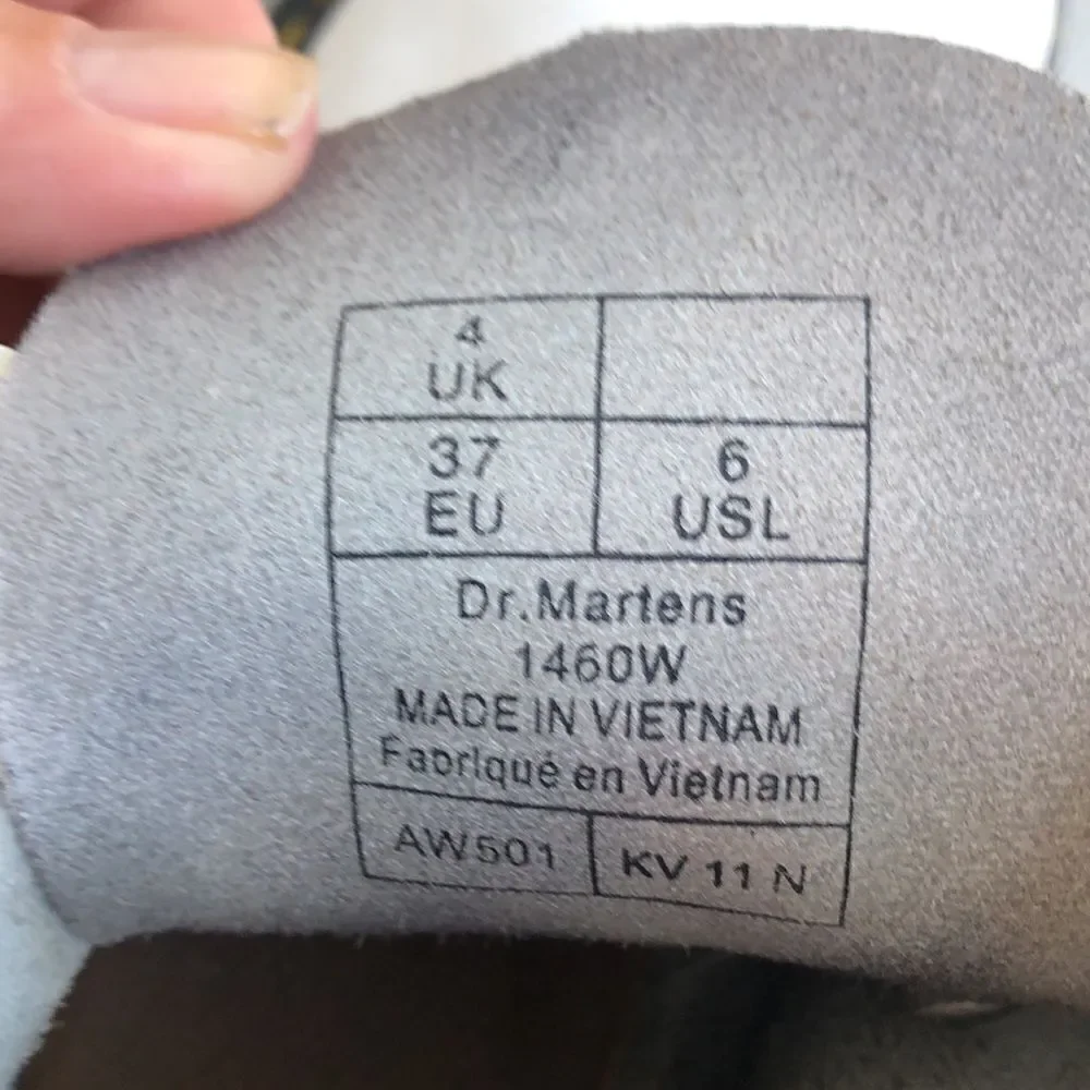 Dr  Martens  white boots